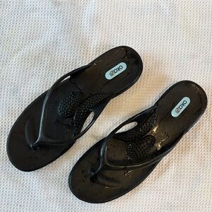 OKA b Black Sandals Classic Thong Design
